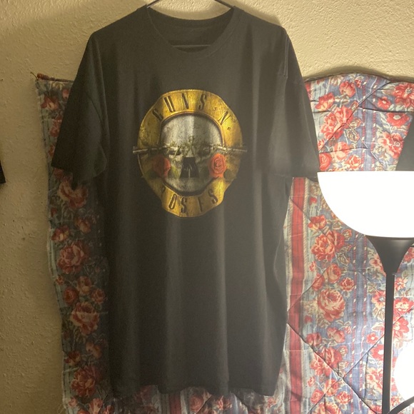 Other - Guns & Roses Mens 2XL Short Sleeved T-Shirt